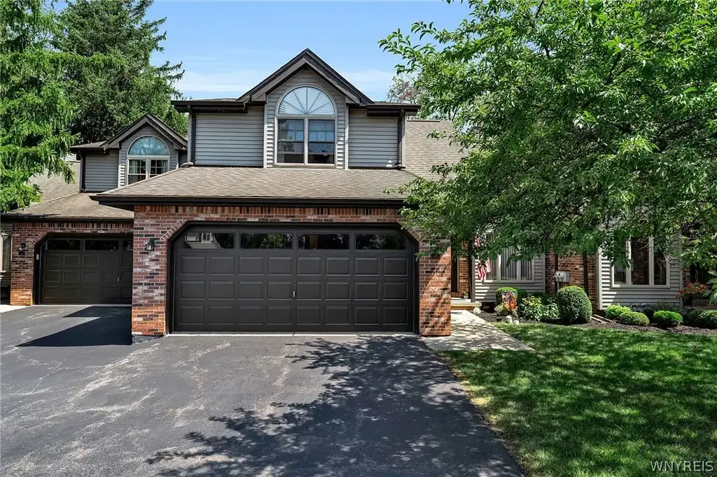 15 In The Woods Lane, West Seneca