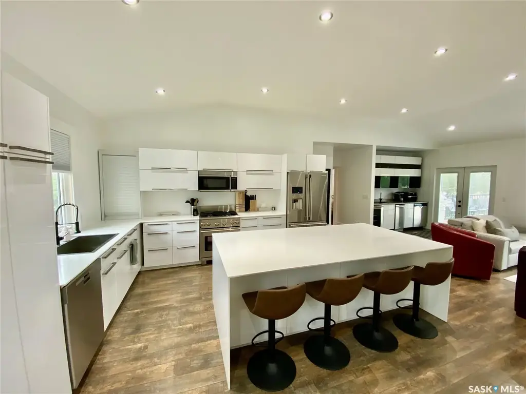 837 Prospect Avenue, Oxbow