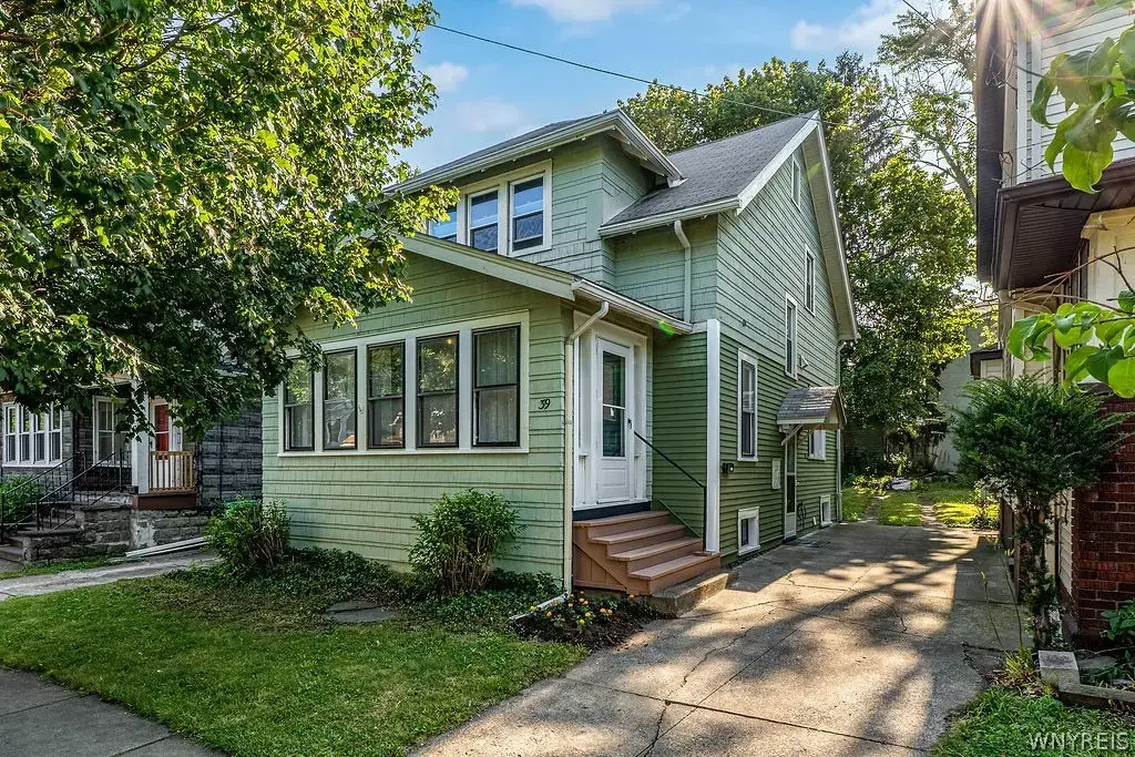 39 Springville Avenue, Amherst
