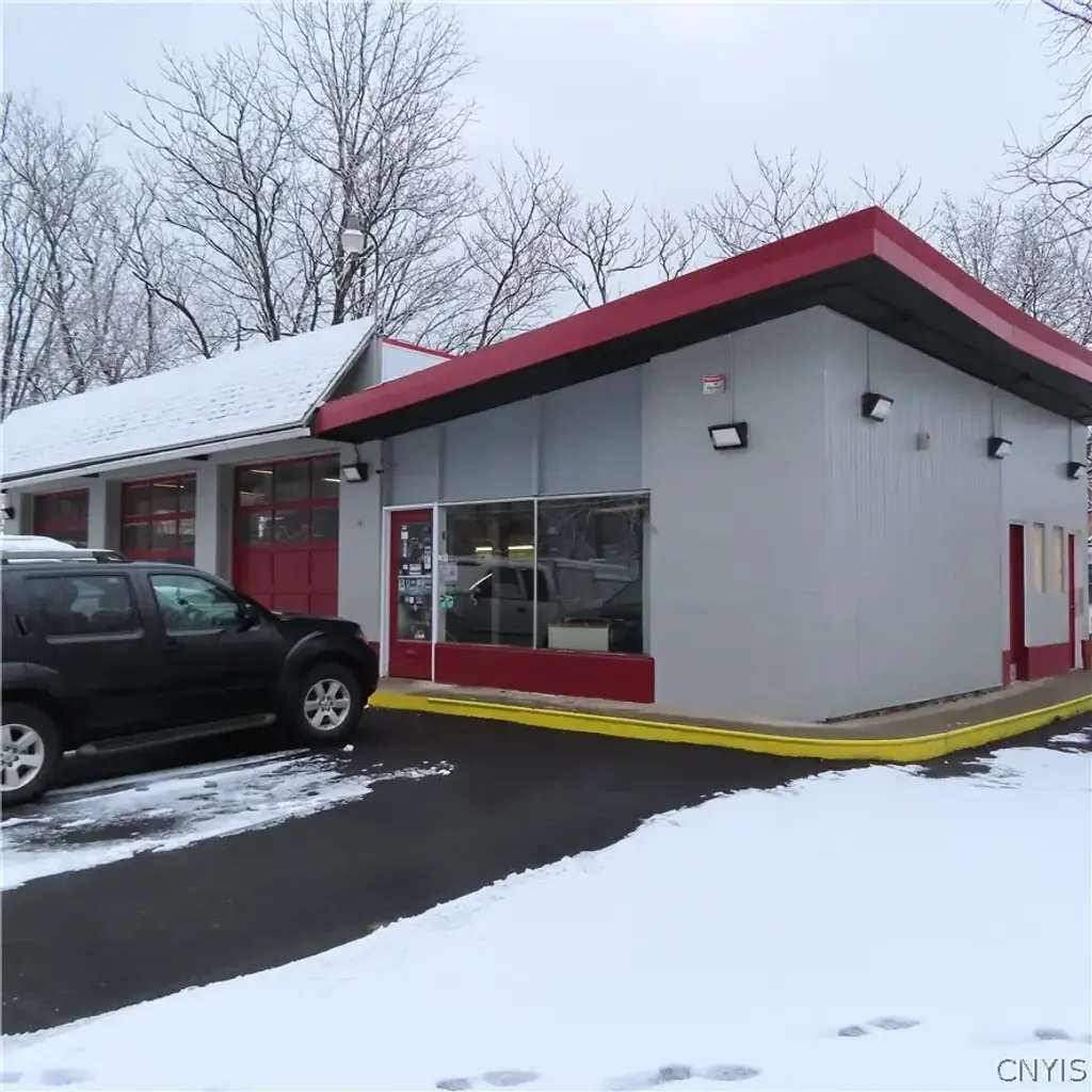 2970 E Genesee Street, Syracuse