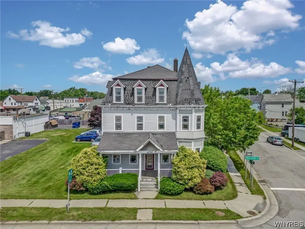 3284 Walden Avenue, Lancaster