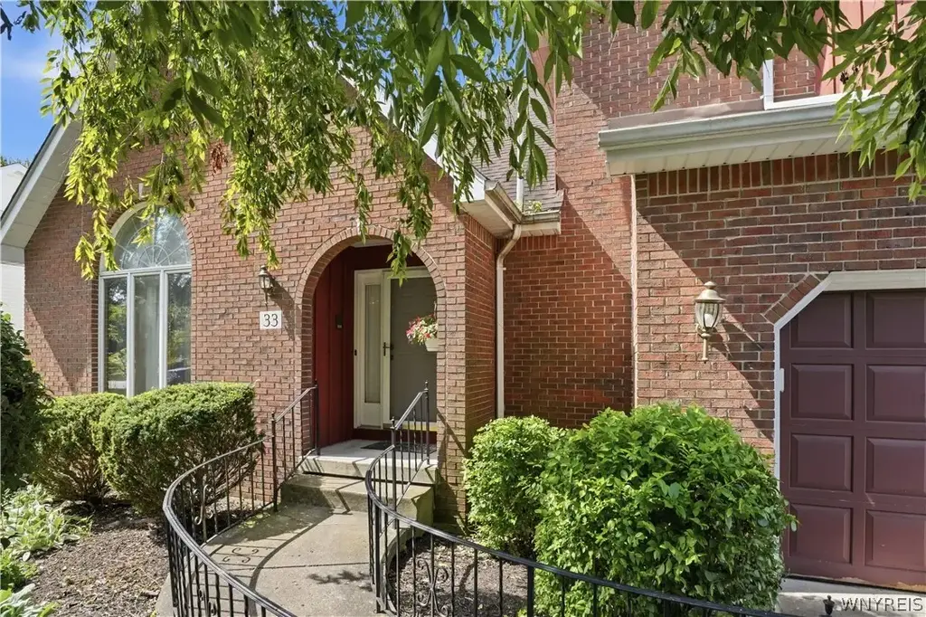33 Insbrook Court, Amherst