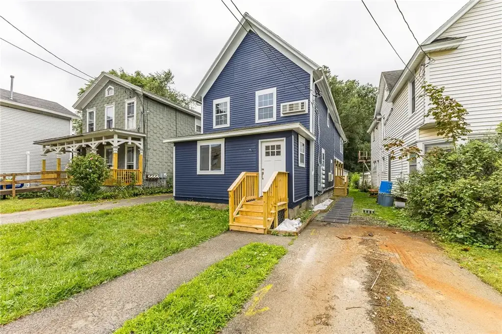 27 W Main (apt 3) Street, Sodus