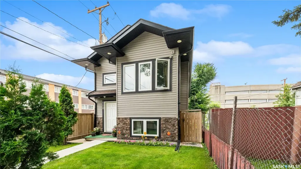 110 S Avenue S, Saskatoon