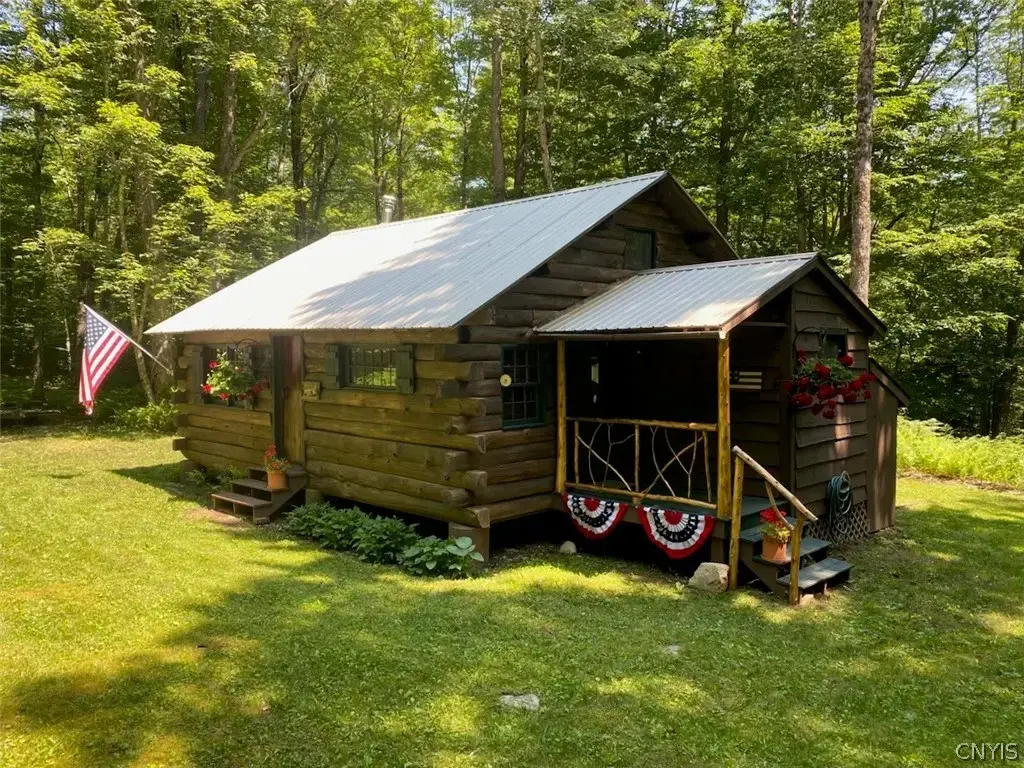 3275 Mohawk Drive, Forestport