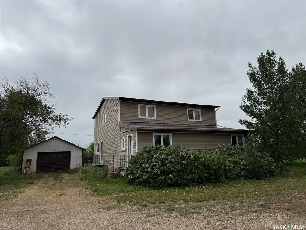 207 Main Street, Newcombe Rm No 260