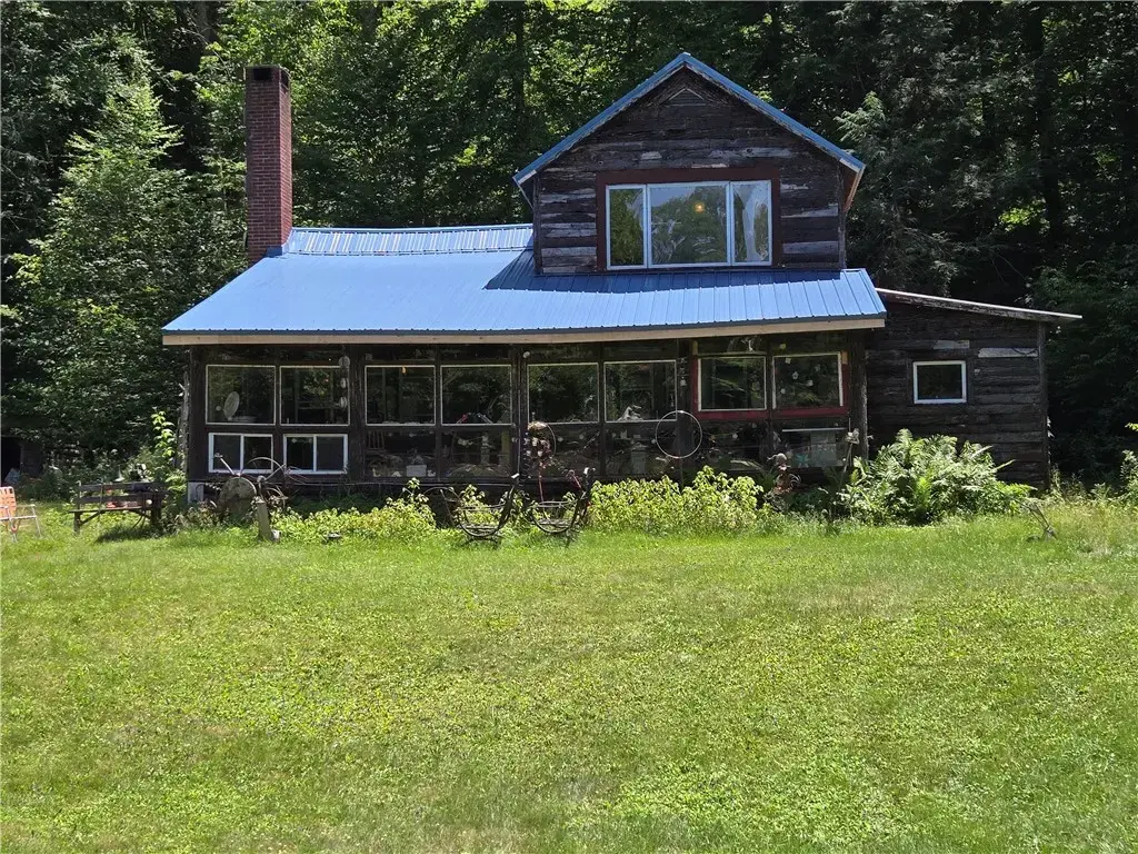 424 Bump Road, Hancock