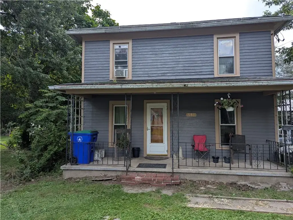 580 East Avenue, Shelby
