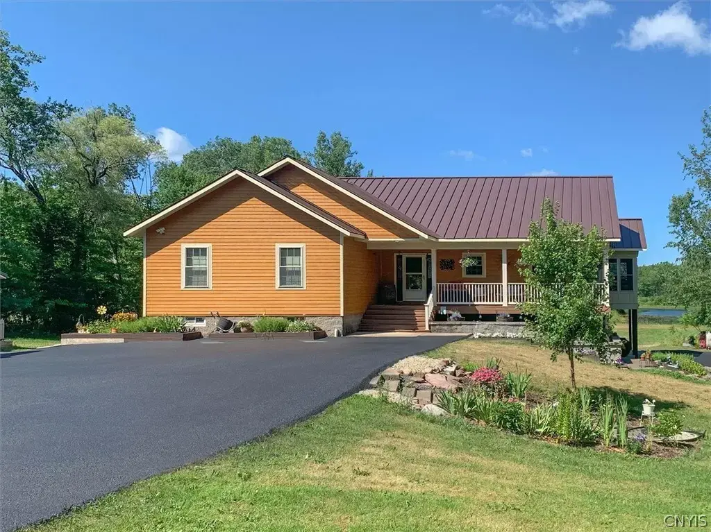 766 County Route 4, Hastings