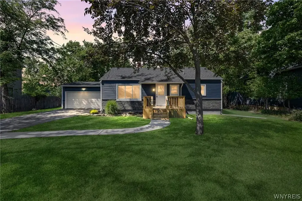 180 Summit Avenue, Orchard Park