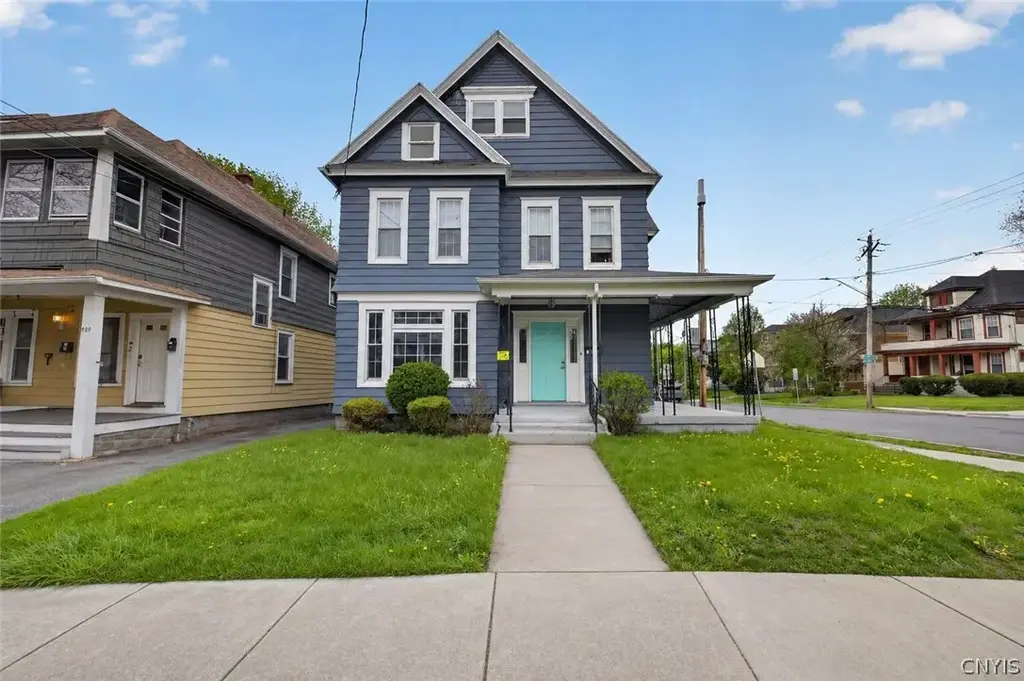 1061 Lancaster Avenue, Syracuse
