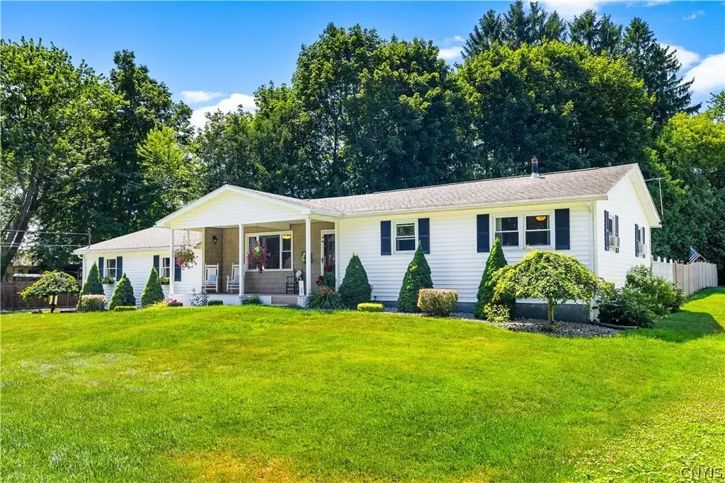 1 Berra Lane, Whitestown
