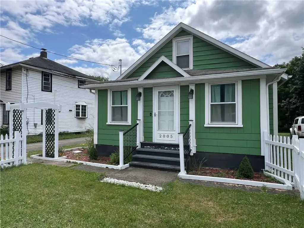 2005 Lake Road, Elmira