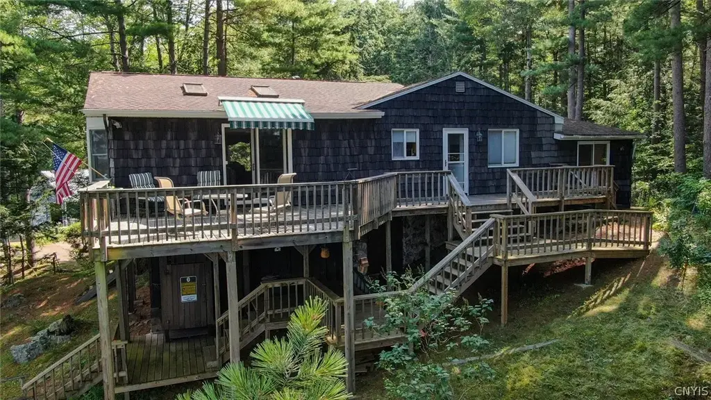 106 Dillon Point Road, Hammond