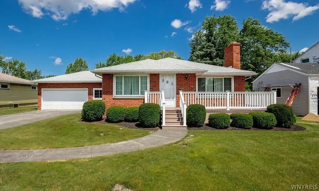 1144 Maple Road, Amherst