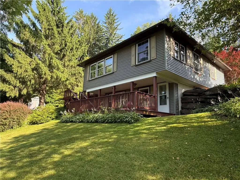 499 Wells Bridge Road, Sidney