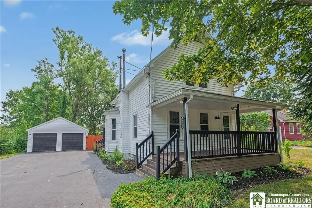 1369 Sturgeon Point Road, Evans