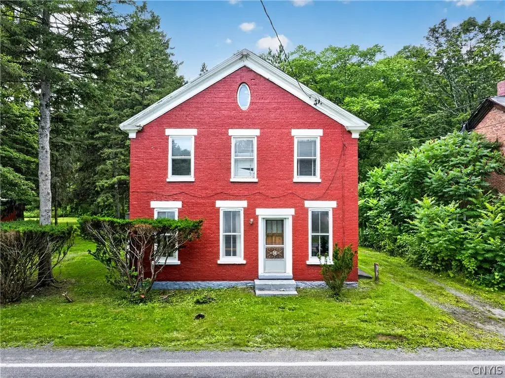 5579 Valley Road, Whitestown