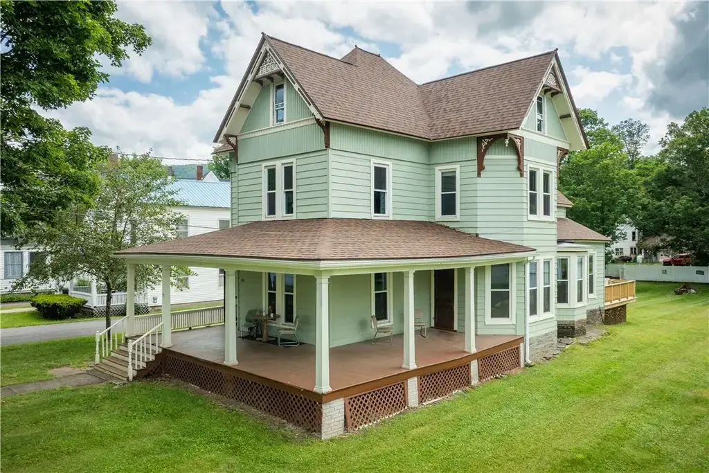 168 Maple Avenue, Stamford