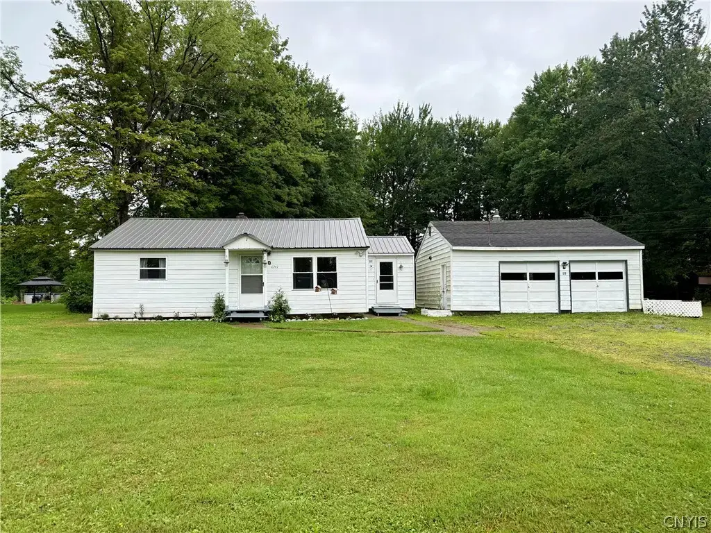 6747 Sutliff Road, Whitestown