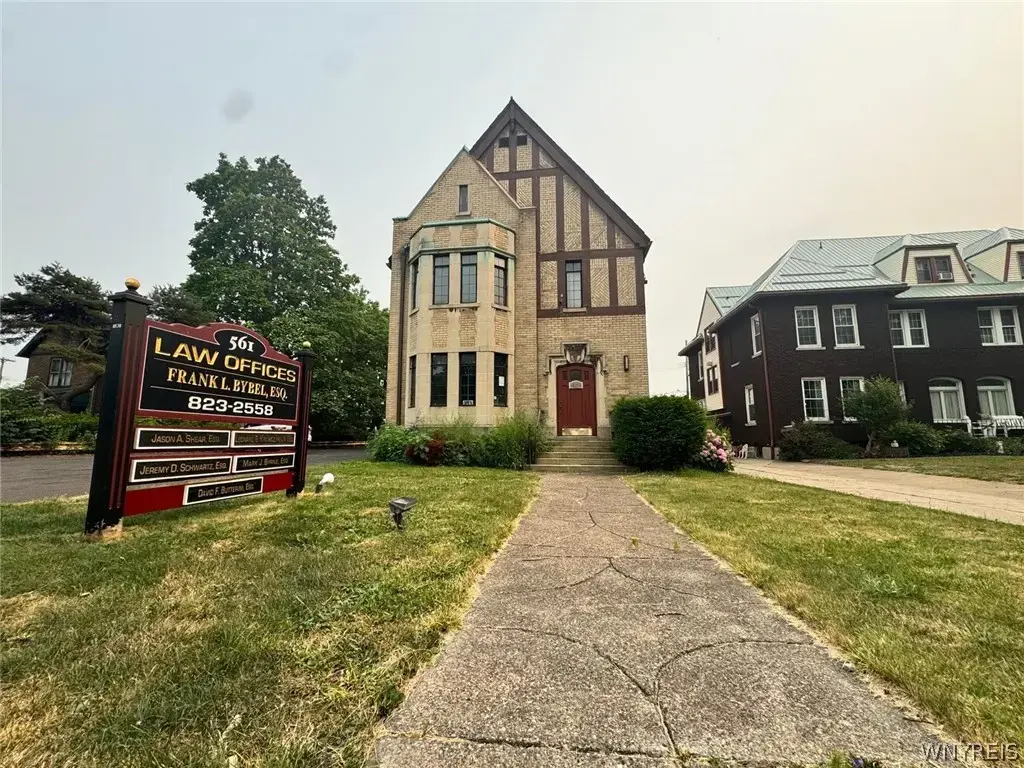561 Ridge Suite 9 Road, Lackawanna