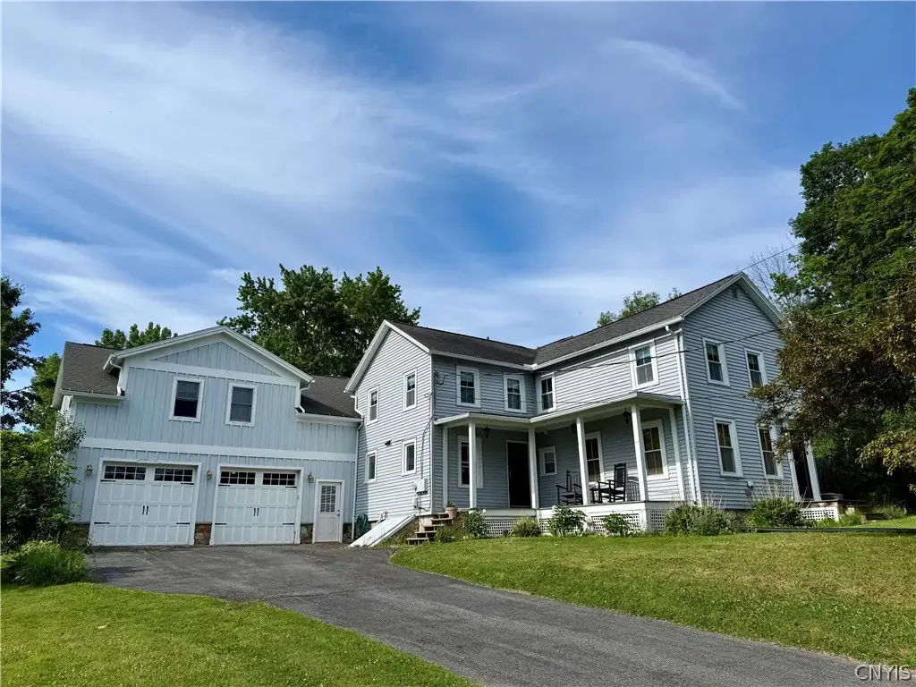 690 Crow Hill Road, Skaneateles
