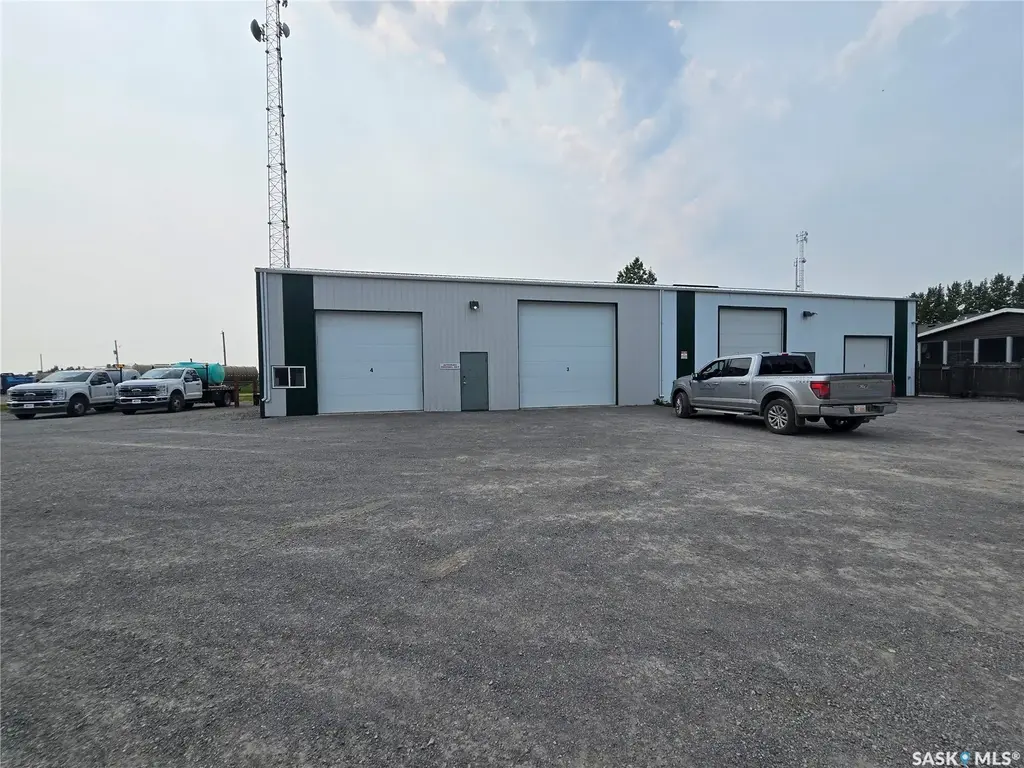 1 Eddys Avenue, Halbrite