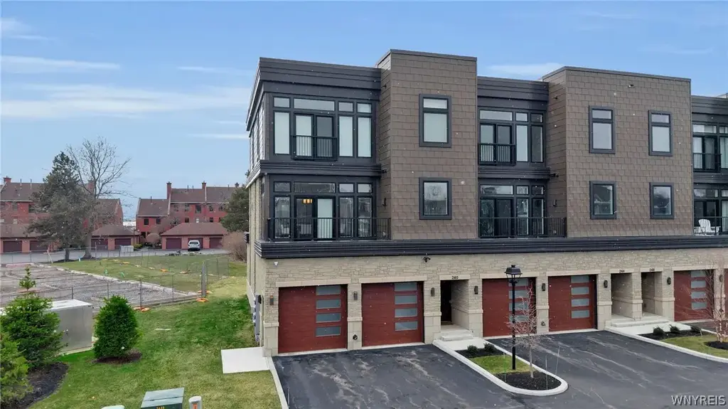 240 Lakefront Boulevard, Buffalo
