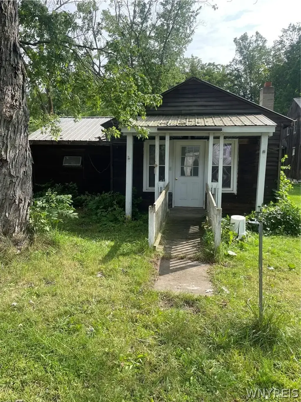 11555 County Road 27, Hume