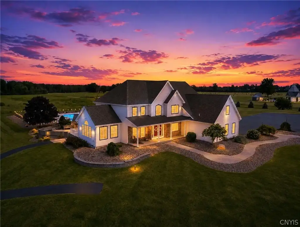 9328 Caughdenoy Road, Clay