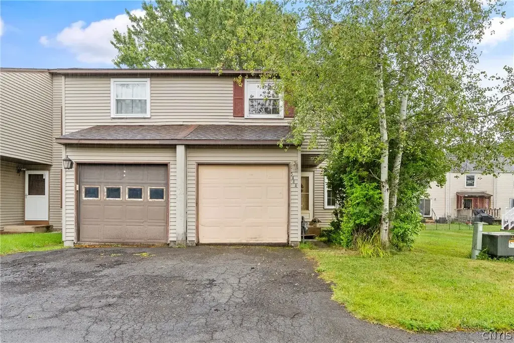 5444 Borgase Lane, Clay