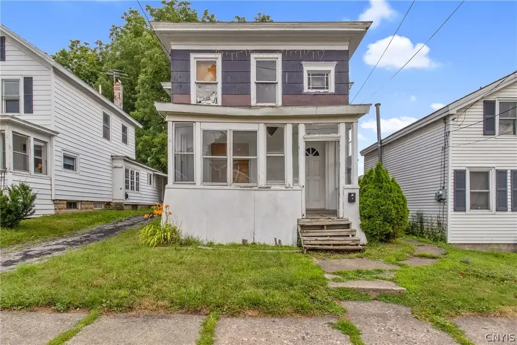 105 W Mohawk Street, Oswego