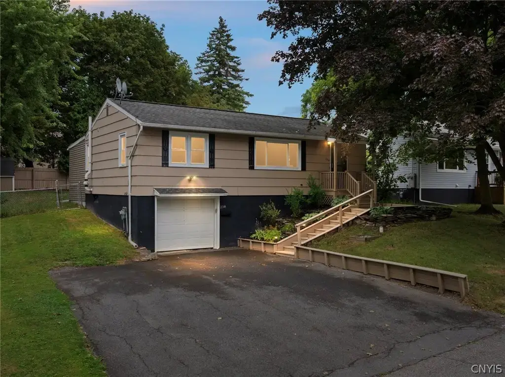 234 Germania Avenue, Camillus