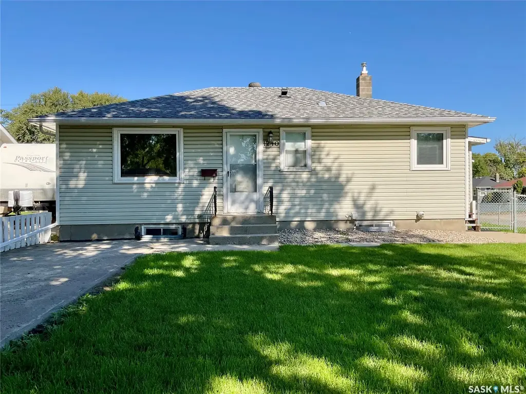 1240 10th Avenue E, Regina