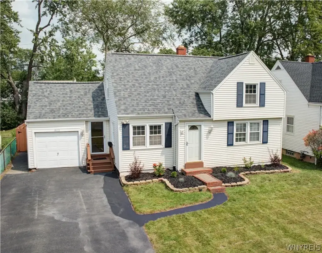 1603 Love Road, Grand Island