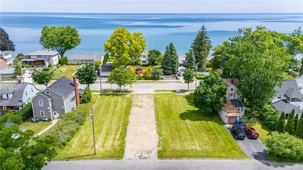 425 Beach Avenue, Rochester