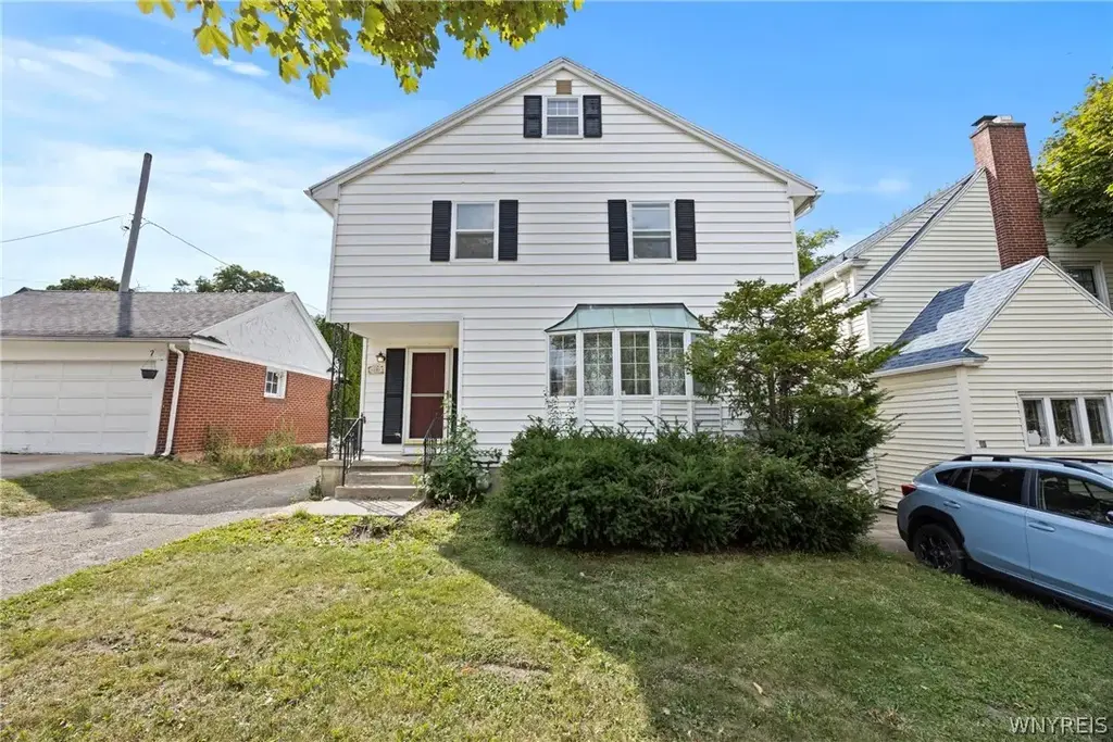 80 Capen Boulevard, Amherst