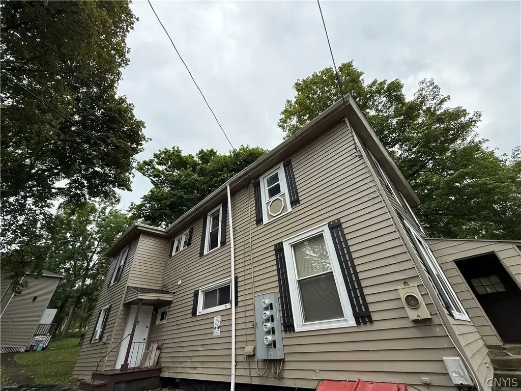 4822 W Seneca # 2, Onondaga