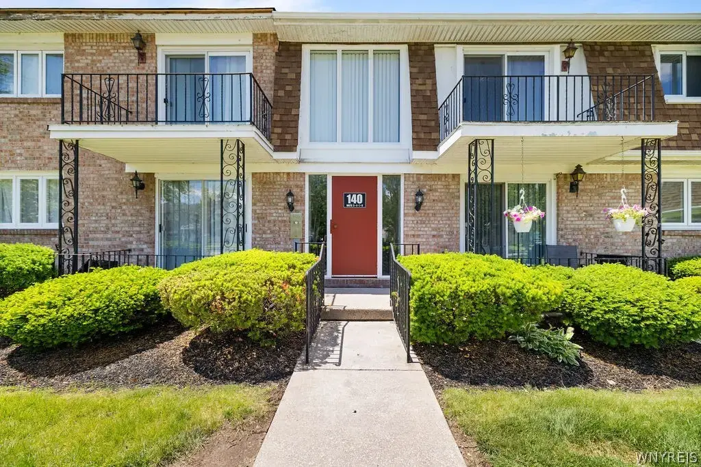 140 Old Lyme Drive # 4, Amherst