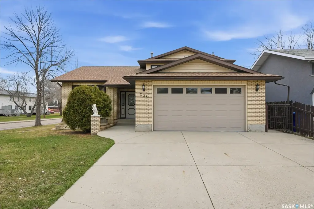 238 S Avenue N, Saskatoon