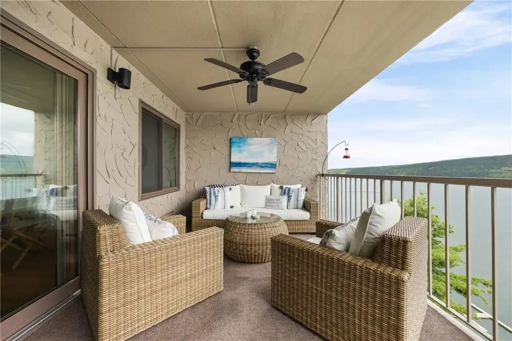110 Cliffside Drive, South Bristol