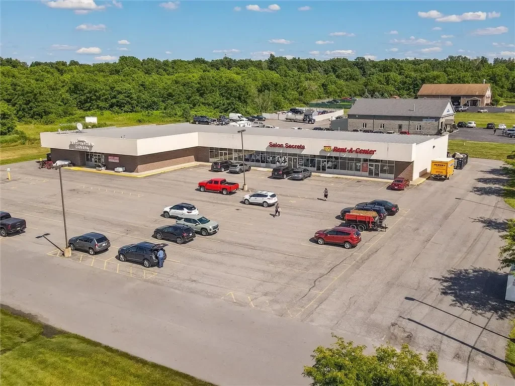 4342 Pondside Plaza, Geneseo