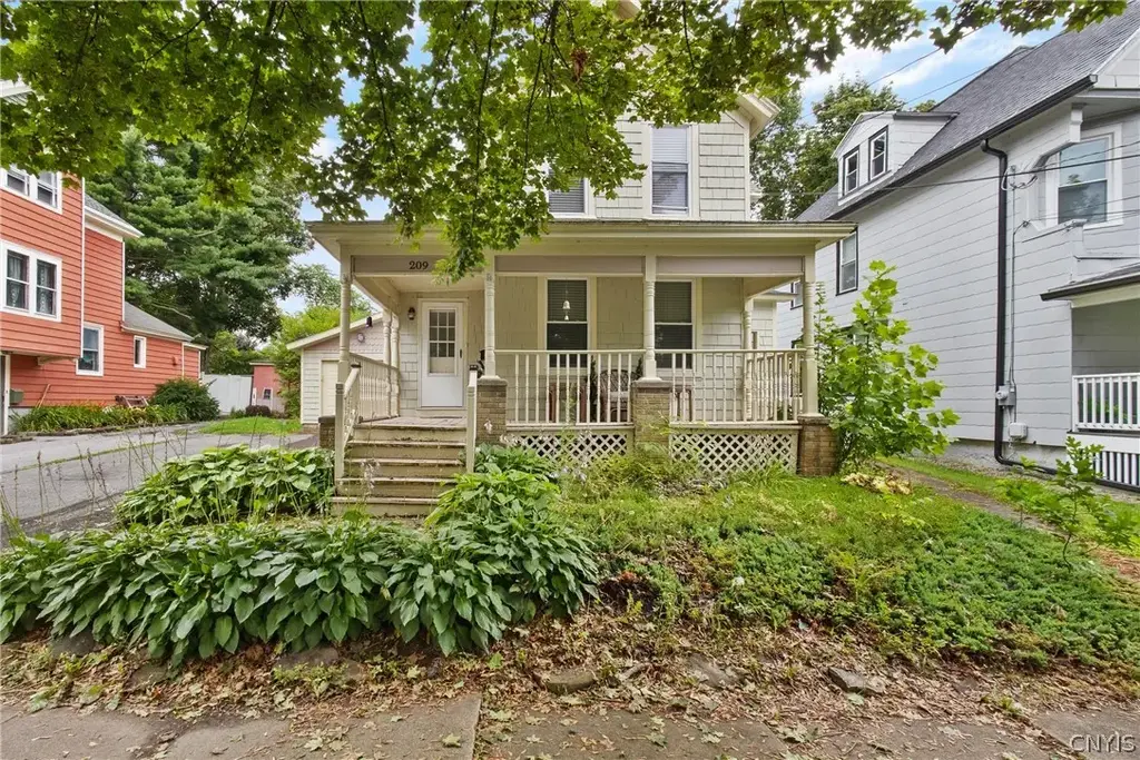 209 E 7th Street, Oswego