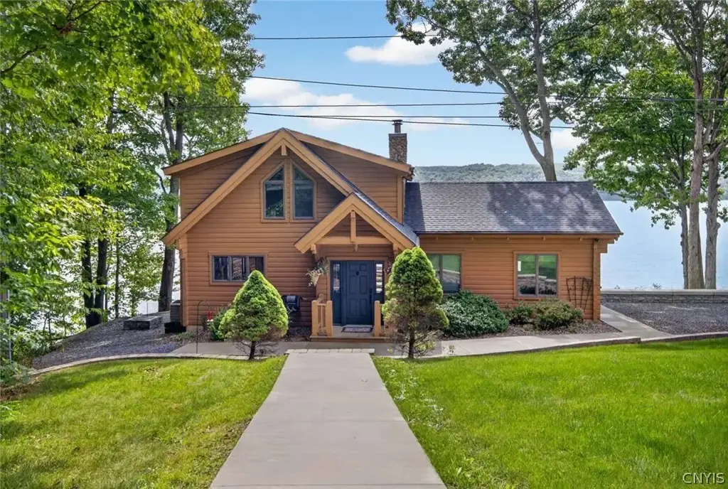 393 Fire Lane 29, Moravia