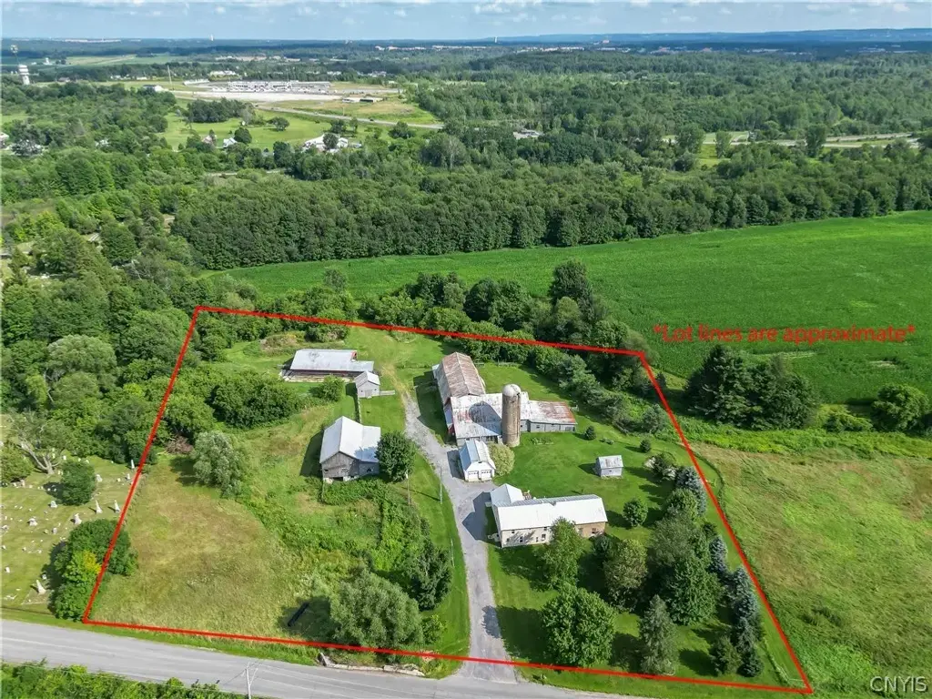 8644 Cemetery Road, Le Ray