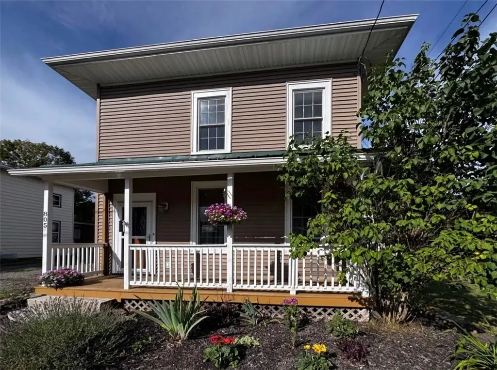805 N Perry Street, Dix