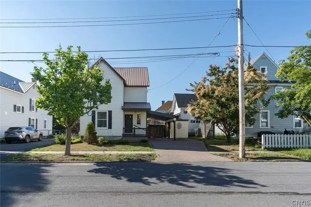 406 Broadway Avenue E, Watertown City