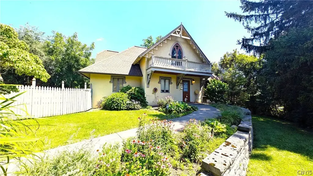 101 Ambergate Road, DeWitt