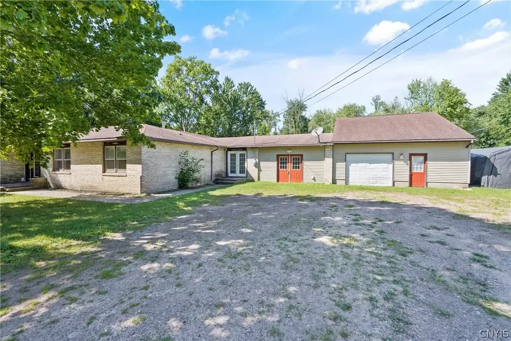 436 Rowlee Road, Volney