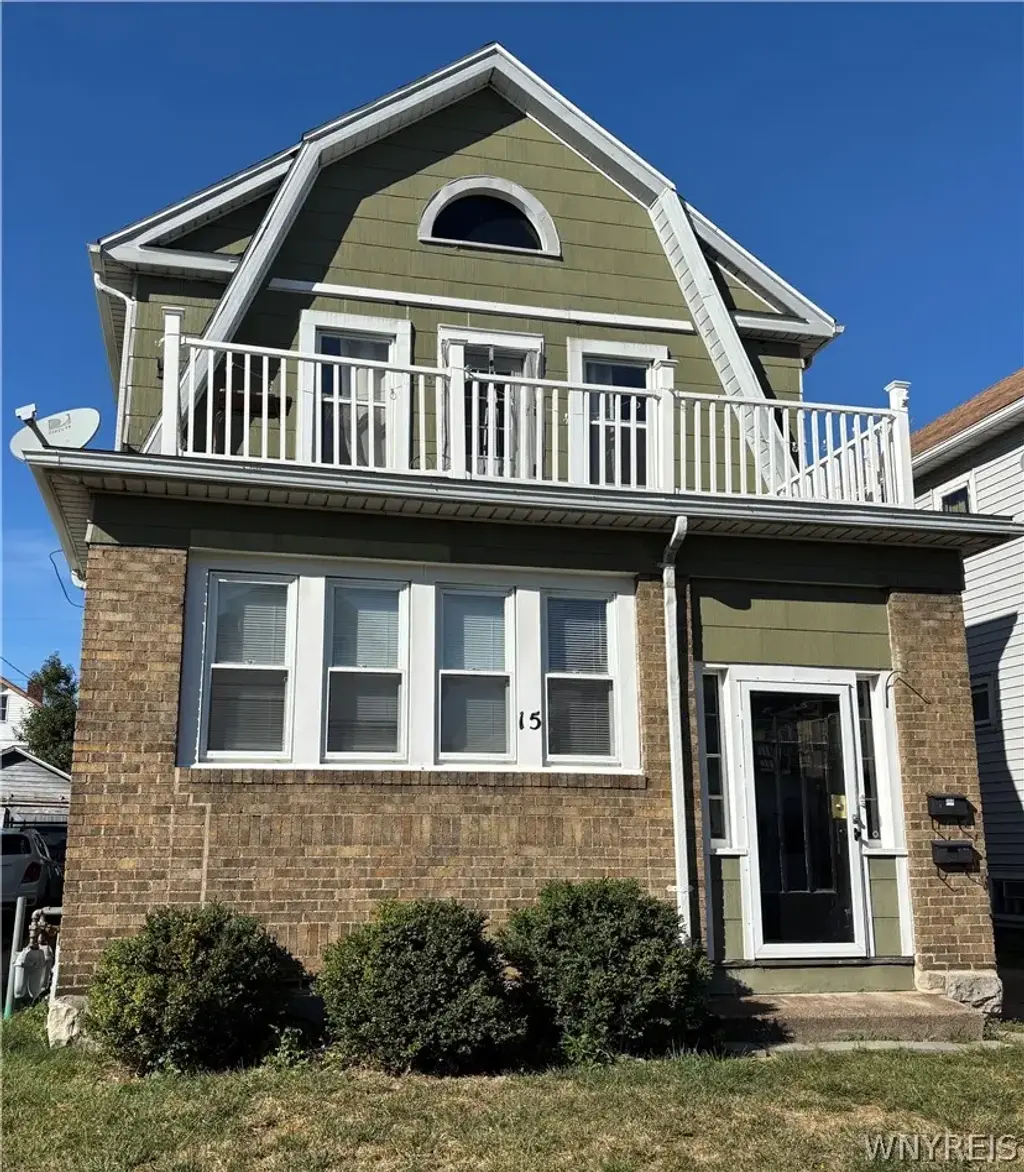 15 Stratford Road, Buffalo